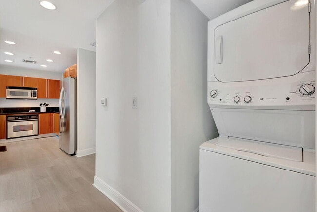 Building Photo - 610 Clematis St