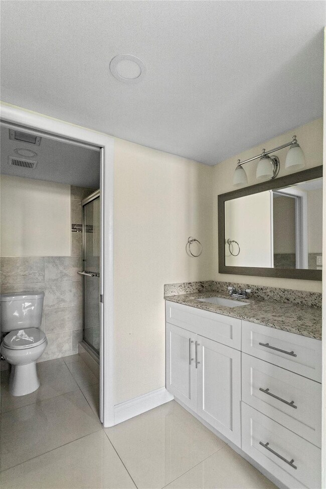 Building Photo - 1719 Whitehall Dr