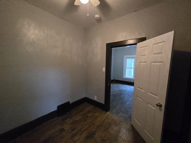 Building Photo - 208 Clay St