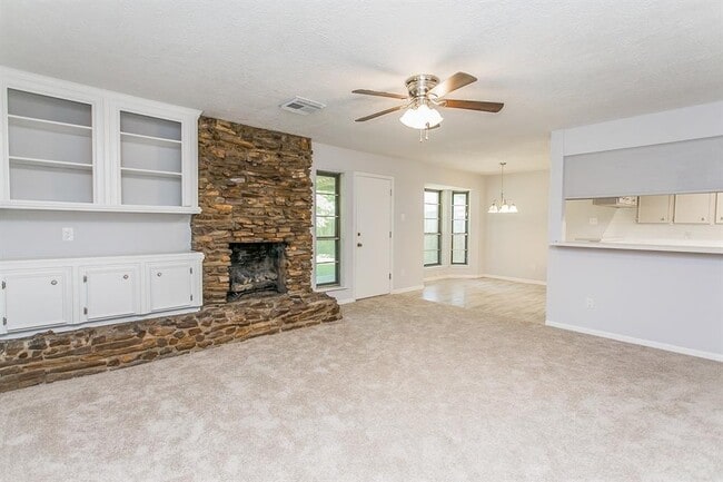 Building Photo - Beautifully renovated 4 bedroom home in a great subdivision