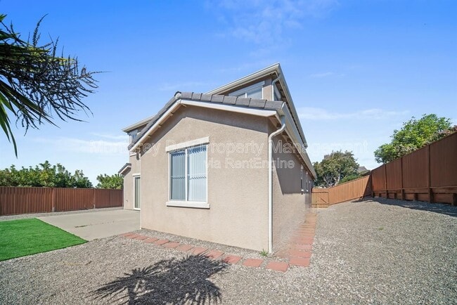 Building Photo - 4725 Sea Ridge Ct