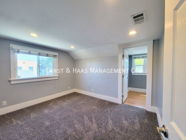 Building Photo - Historic 5-Bedroom, 4-Bath Home with Moder...