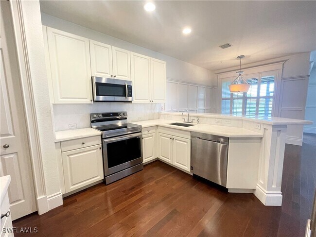 Building Photo - 1370 Mariposa Cir