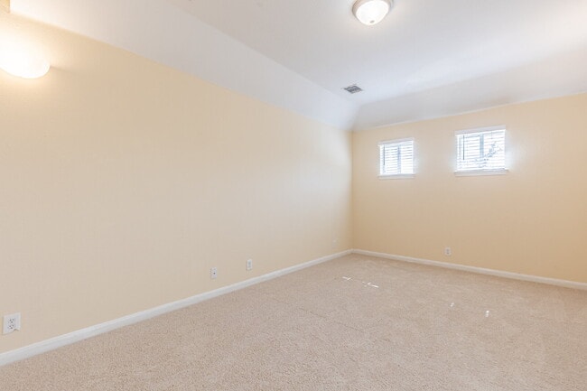 Building Photo - 818 Penstemon Trail