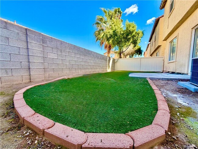 Building Photo - 890 Sheerwater Ave