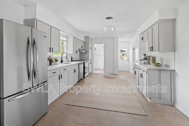 Building Photo - 1026 Bee Tree St