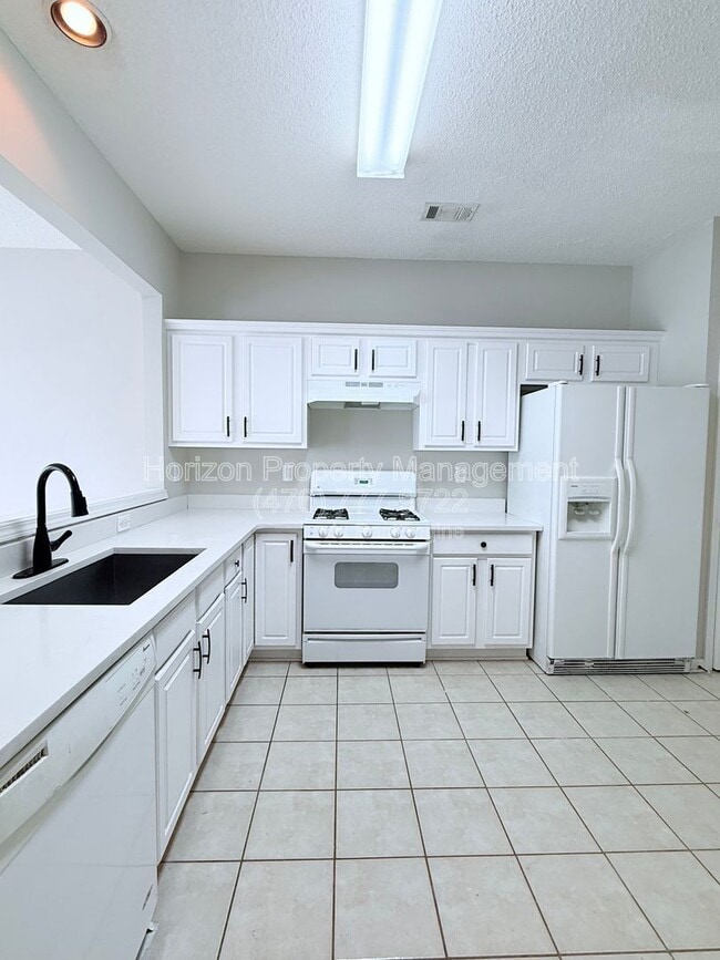 Building Photo - 2425 Elkhorn Ter
