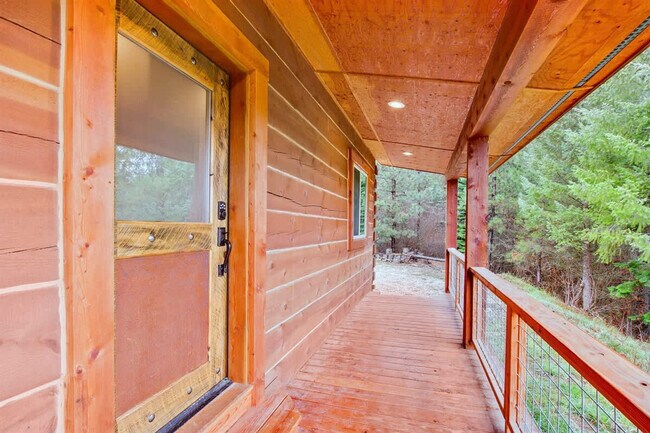 Building Photo - 96 Shilo Dr