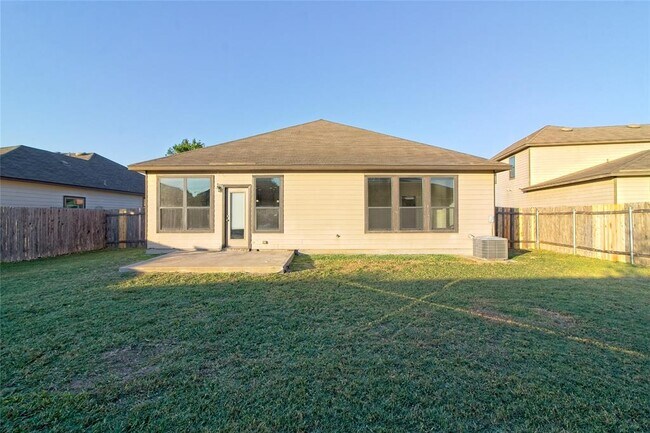Building Photo - 2239 Howry Dr