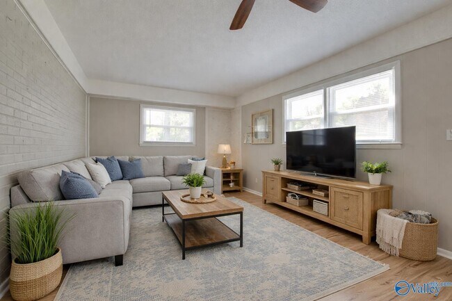 Building Photo - 803 Mead Rd NE