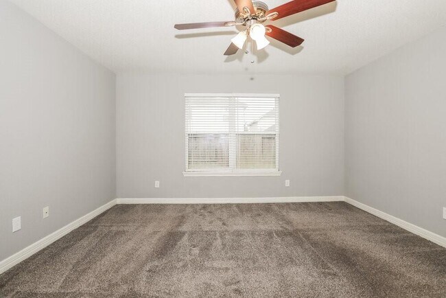 Building Photo - 2202 Tomlinson Trail Dr