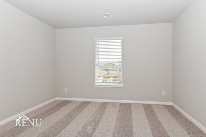 Building Photo - 1613 Maroon Dr