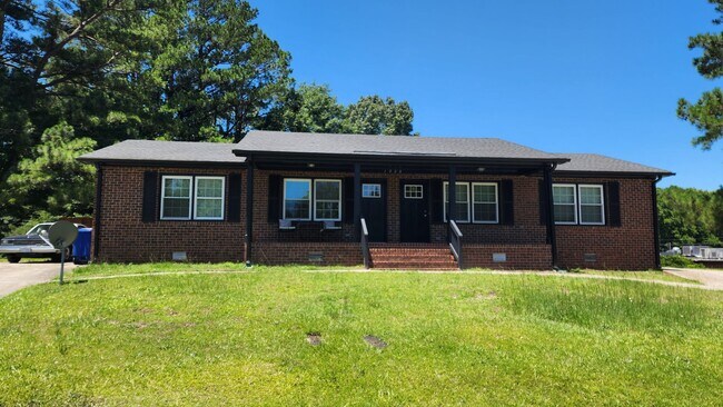 Primary Photo - 1008 Brownlea Dr
