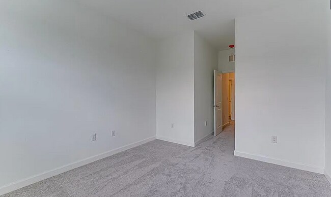 Building Photo - 15057 Lyla Ter