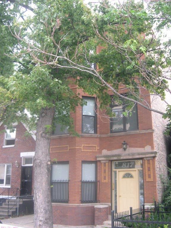 Building Photo - 817 N Hoyne Ave