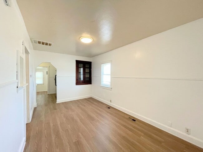 Building Photo - Cozy one bedroom home