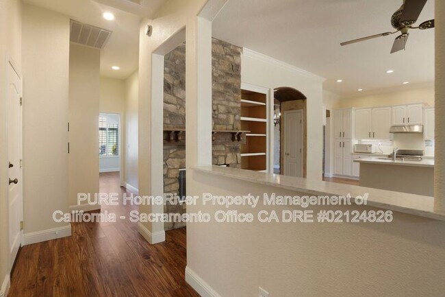 Building Photo - 12020 Gold Pointe Ln