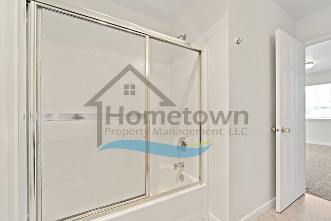 Building Photo - 6498 Tamarack Ln