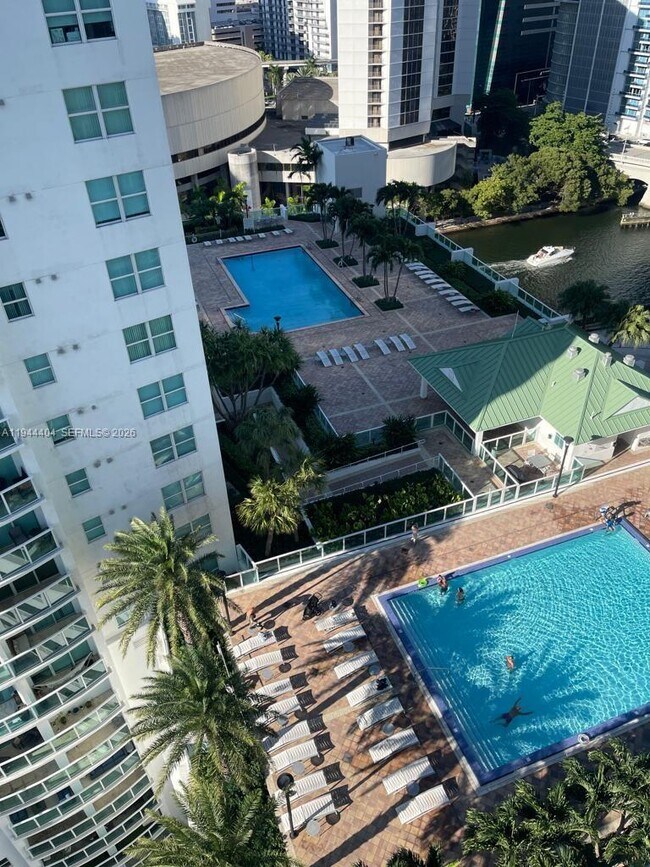 Building Photo - 41 SE 5th St