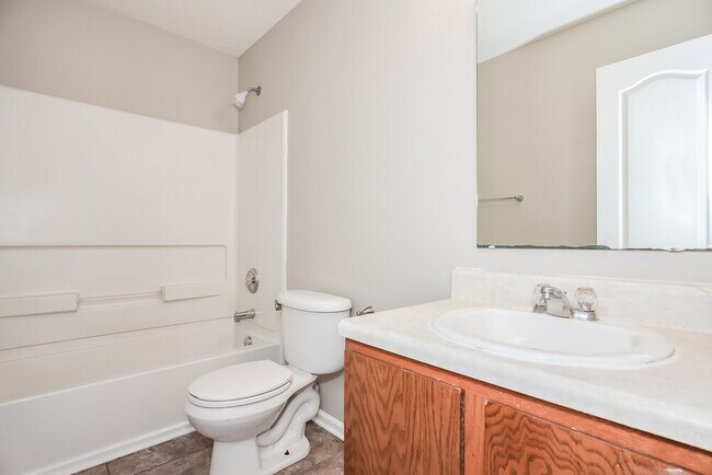 Building Photo - 1215 Willow Bridge Ct