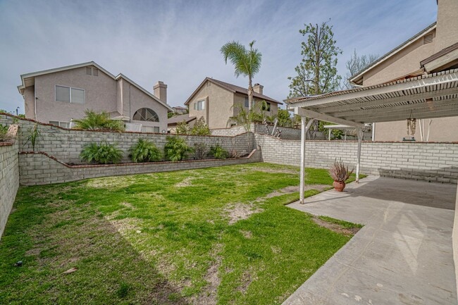 Building Photo - Spacious 3-Bedroom Home with Large Backyard on a Cul-de-Sac in Saugus!