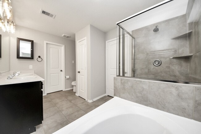 Building Photo - 16130 Beachside Pl