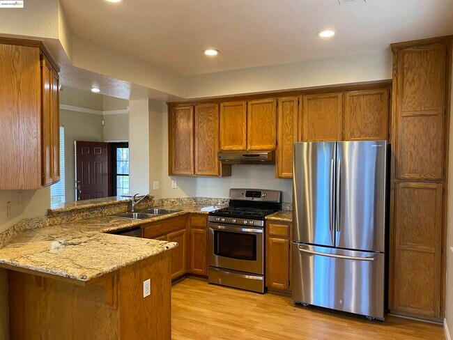 Building Photo - 5239 Woodside Way