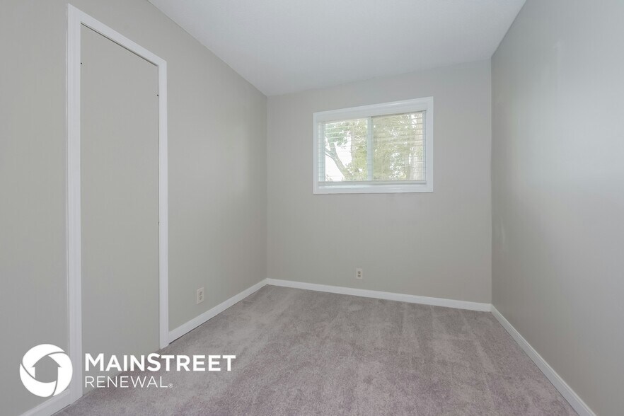 Building Photo - 6400 Longview Rd