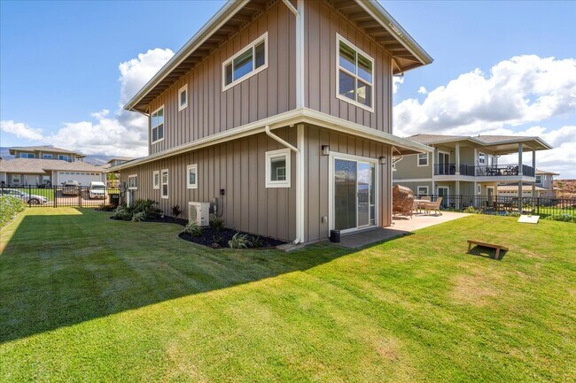 Building Photo - 27 Mulehu St
