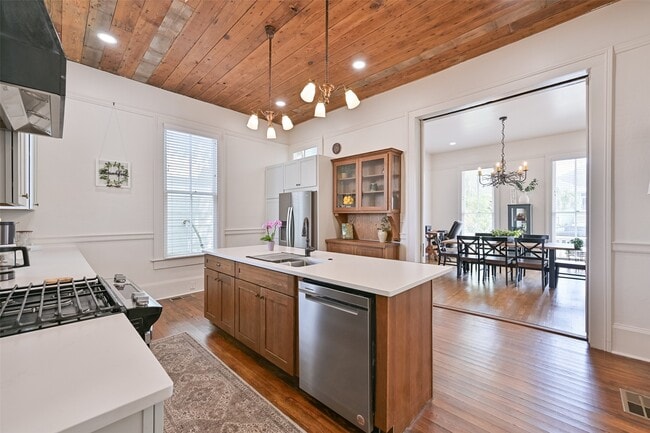 Building Photo - 1808 Avenue K