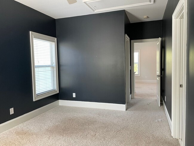 Building Photo - Fabulous Three Bedroom Home in Antiquity