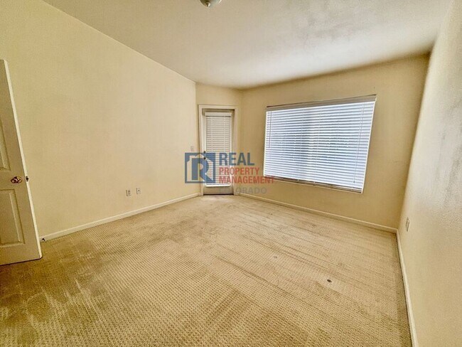 Building Photo - 1166 Opal St