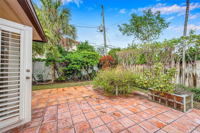 Building Photo - 2757 NE 20th St