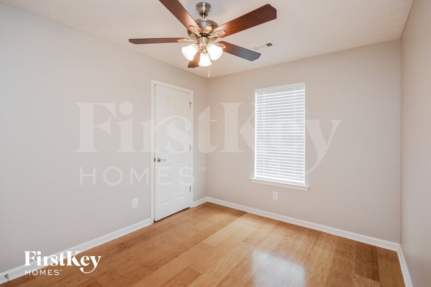 Building Photo - 170 Falcon Ridge Dr