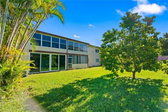 Building Photo - 7305 NW 5th Ct
