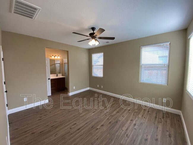 Building Photo - 1424 N Oliveto Ct