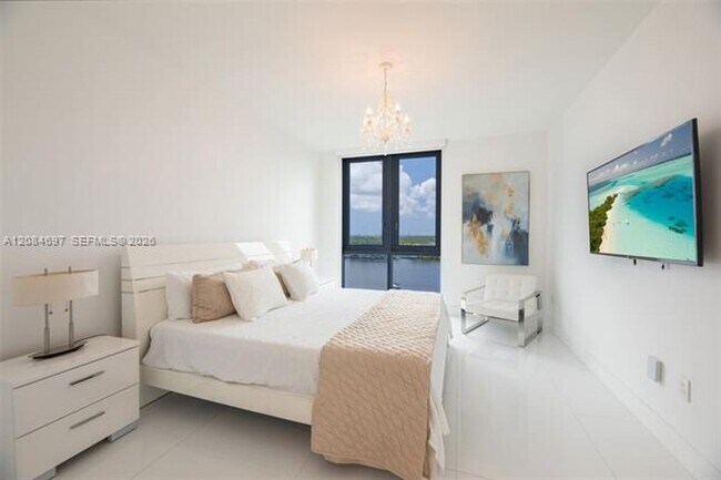Building Photo - 17111 Biscayne Blvd