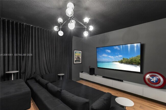 Building Photo - 9529 Eden Roc Ct