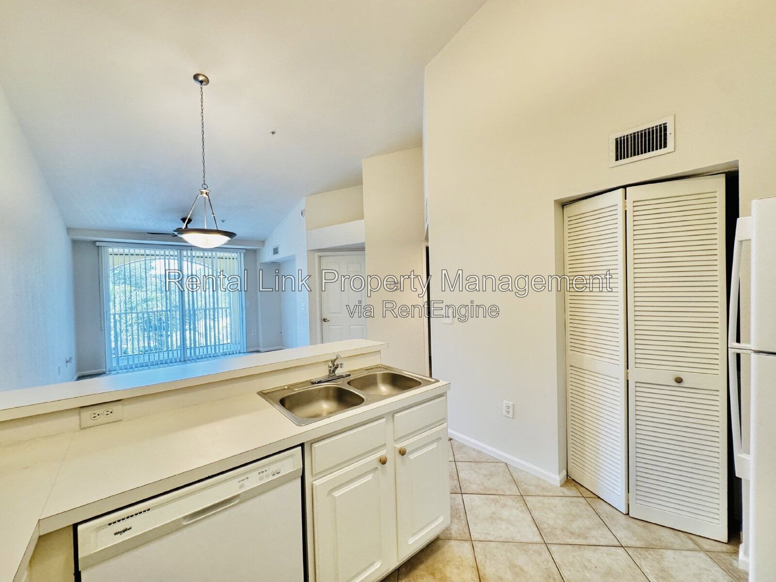 Building Photo - 4105 Residence Drive