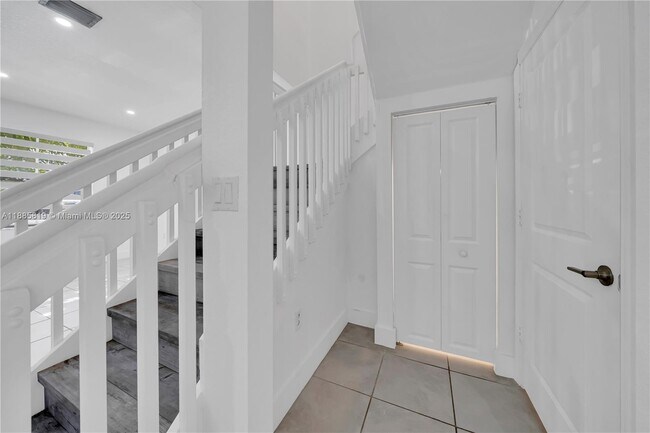 Building Photo - 18320 SW 148th Rd