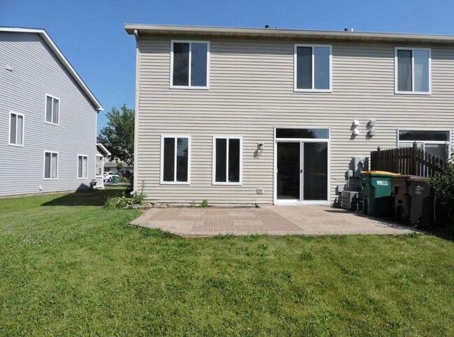 Building Photo - 357 Richmond Dr