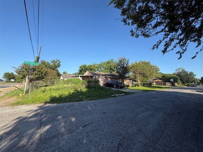 Building Photo - 5501 Malmedy Rd
