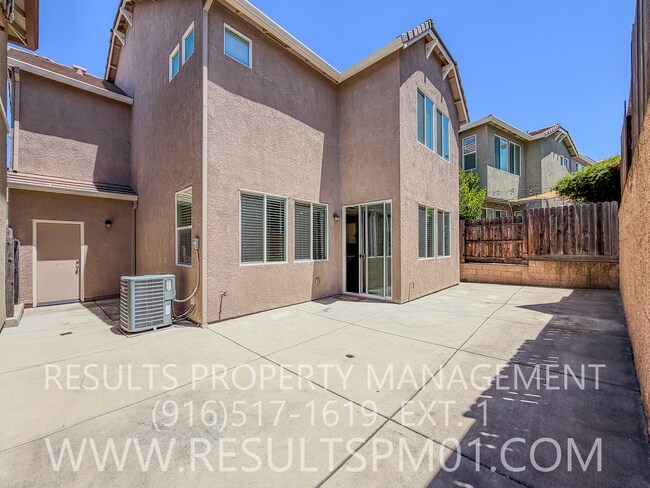 Building Photo - 1041 Bridlewood Dr