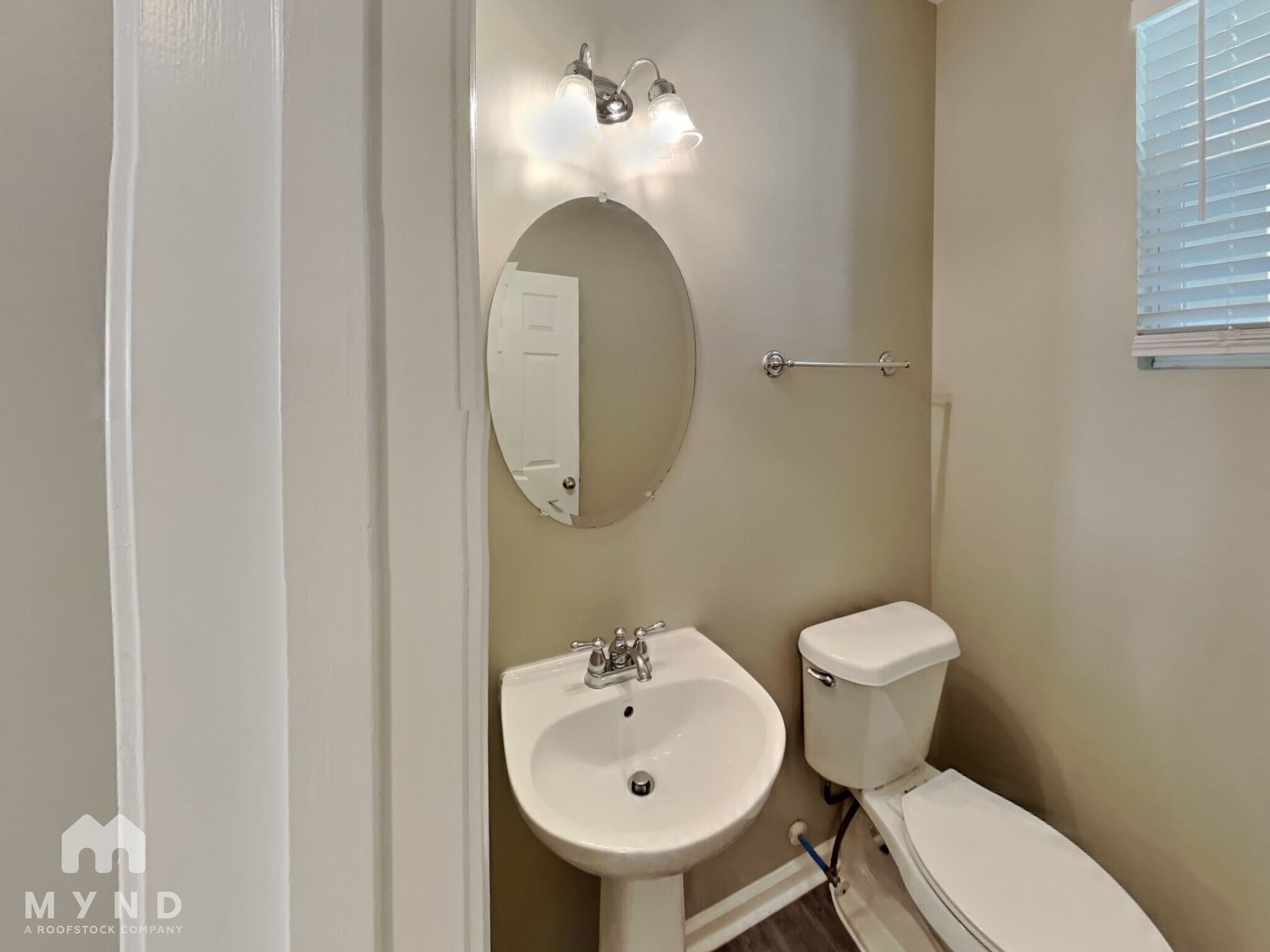 Building Photo - 3316 Fernview Dr