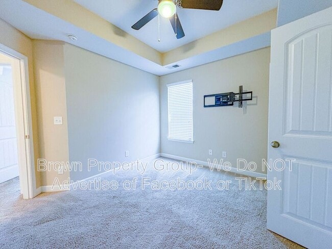 Building Photo - 829 Bellingham Way
