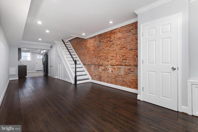 Primary Photo - 3339 Paine St