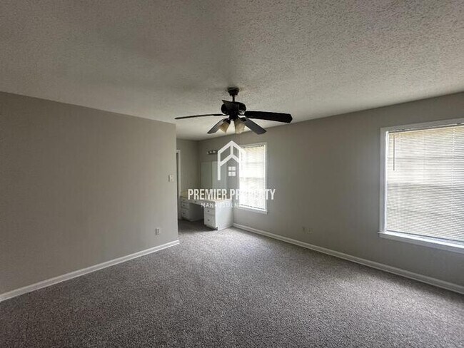 Building Photo - 2777 Chiswood St