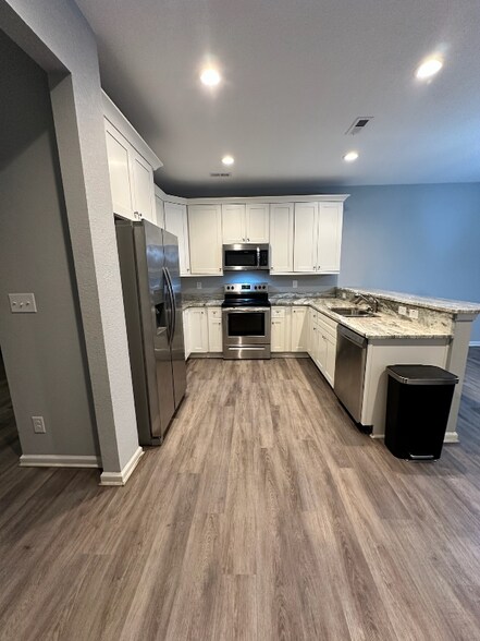 Building Photo - 521 Ashley Ave