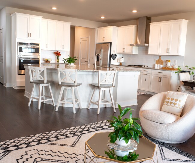 Building Photo - Luxury 3B/3.5B Townhome with Finished Base...