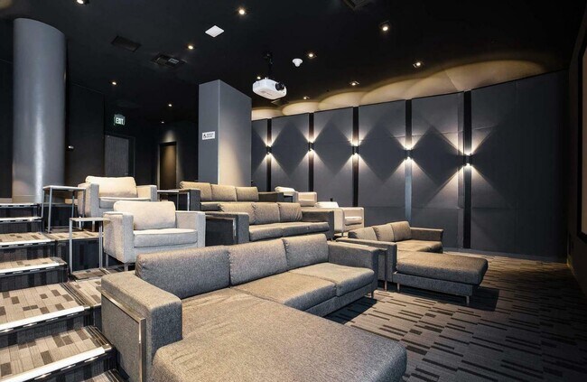 Building Photo - 201 Folsom St